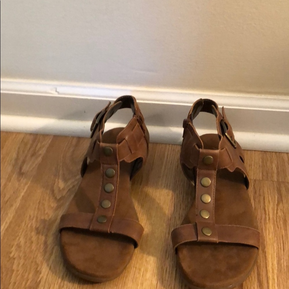 Aerosols sandals size 8 1/2.